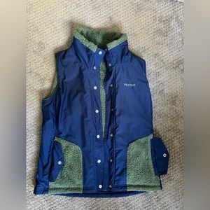 Marmot blue green fuzzy button vest with pockets size medium